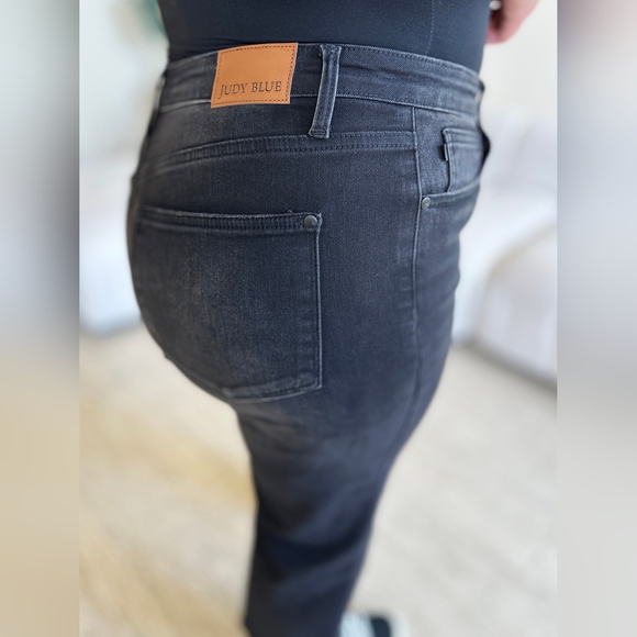 New Arrival!! Judy Blue Full Size High Waist Button Fly Jeans - Picture 5 of 12